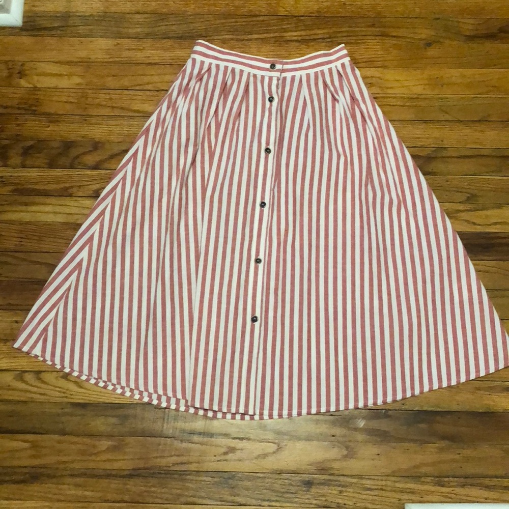 Midi skirt size small.